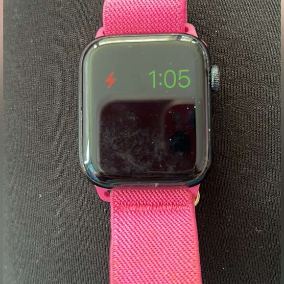 I’m selling a Apple Watch SE 44mm